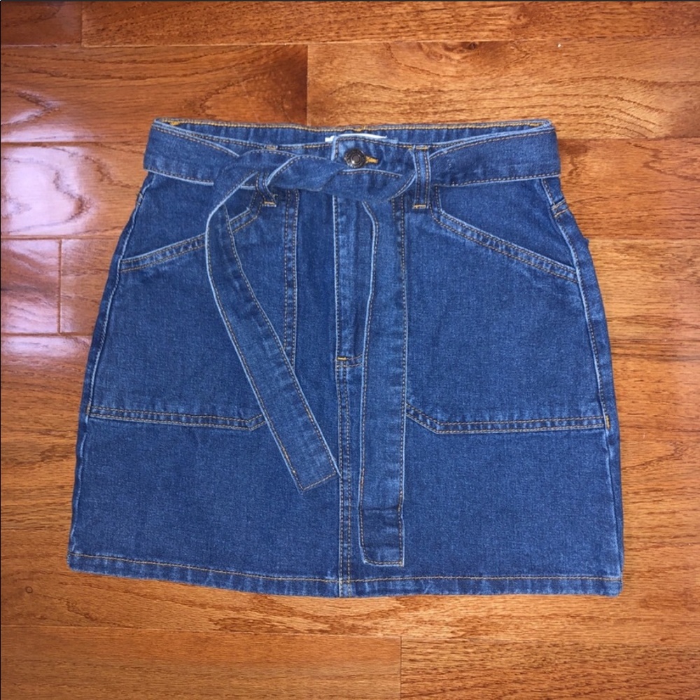 F21 Denim skirt 🌟